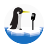 Der Pengutronix Pinguin steht vor einem Mikrophon